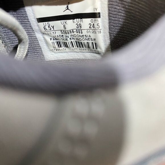 Nike Air Jordan 11 XI Retro Low Cool Grey GS 6.5 - Picture 6 of 6